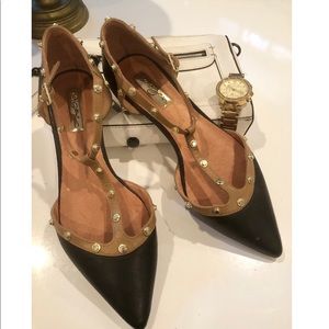 Halogen Black and Gold Stud Flats